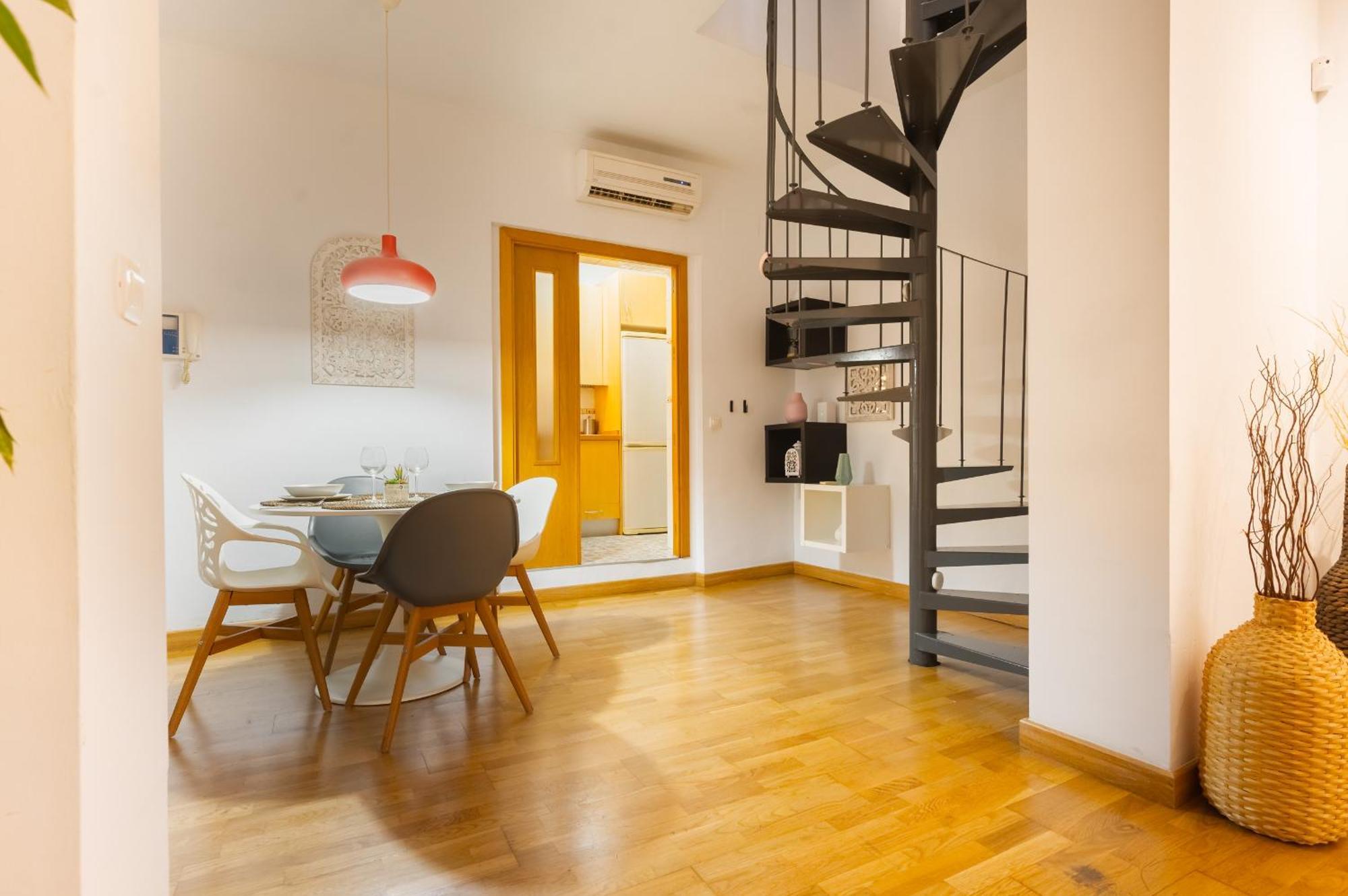 Duplex Moderno Alameda Apartment Севиля Екстериор снимка