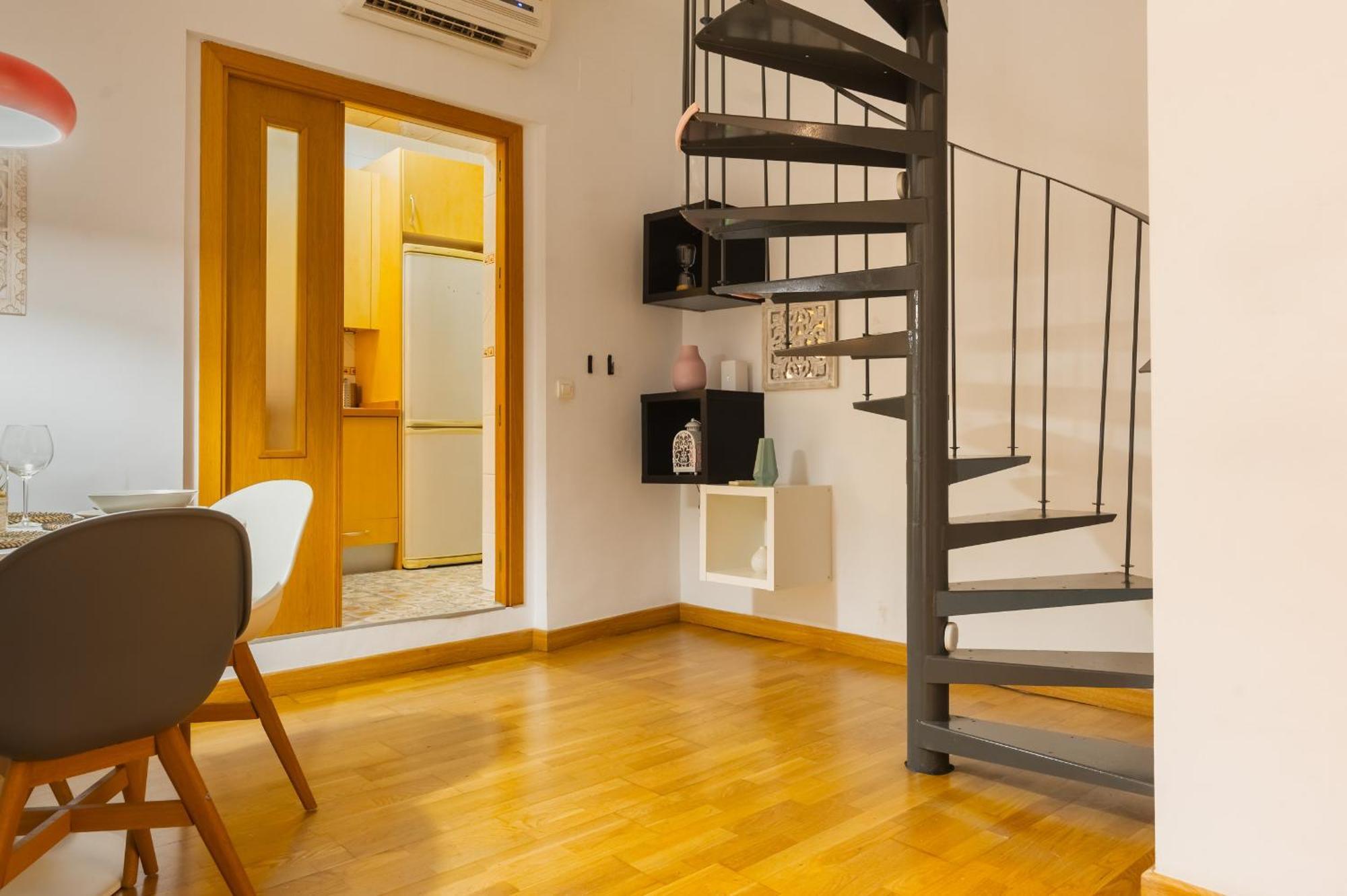 Duplex Moderno Alameda Apartment Севиля Екстериор снимка